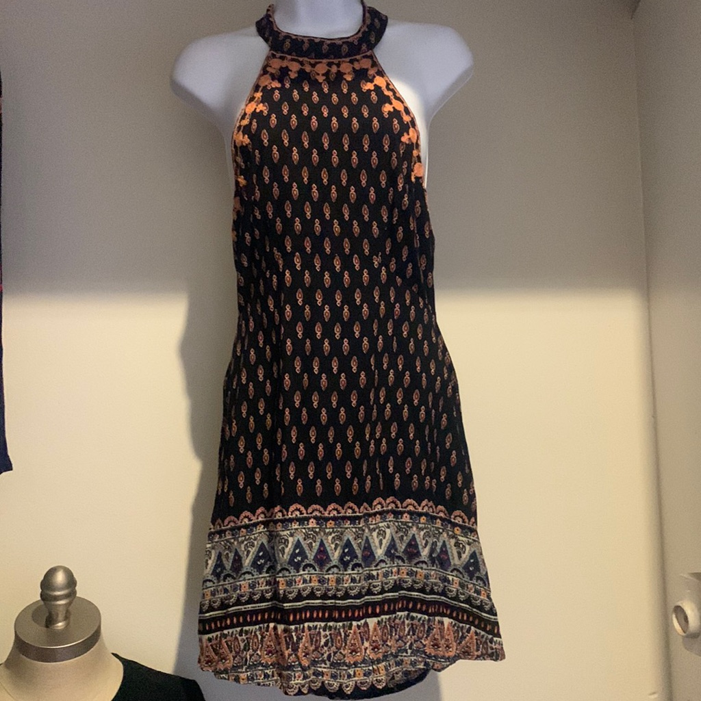 Millau Lf Black Halter Print Dress. Small.